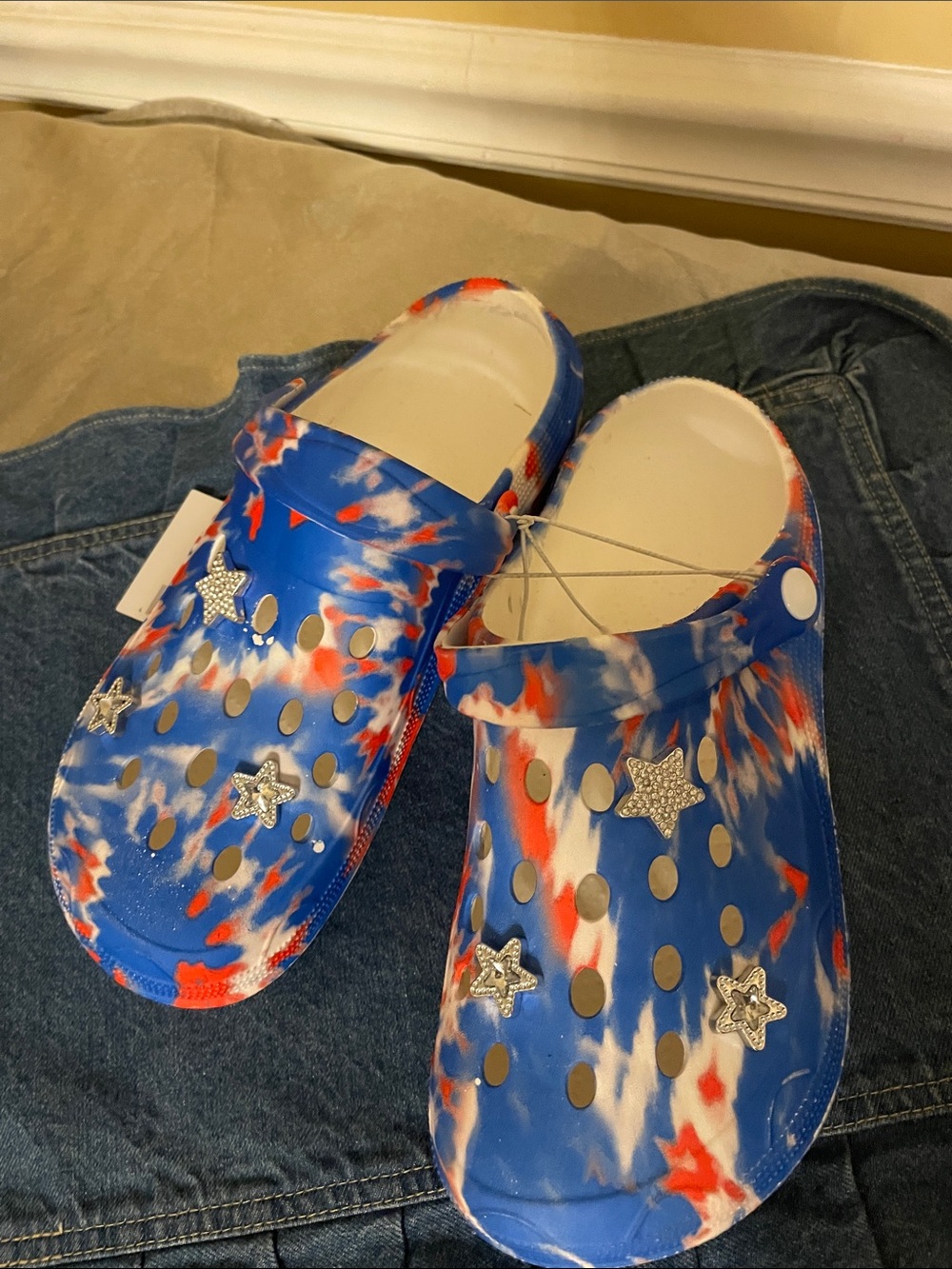Women’s  Blue Red White Tie-Dye Clog Shoes with Star Charms L-9/10